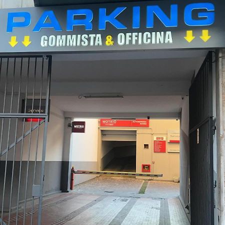 Suite 1,2 Porta Milano Centro Parking Free Milão Exterior foto